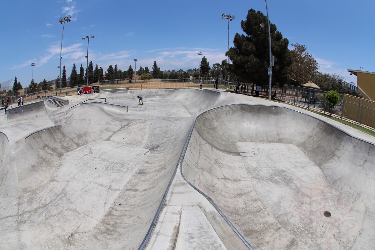 Belvedere skatepark - Trucks and Fins